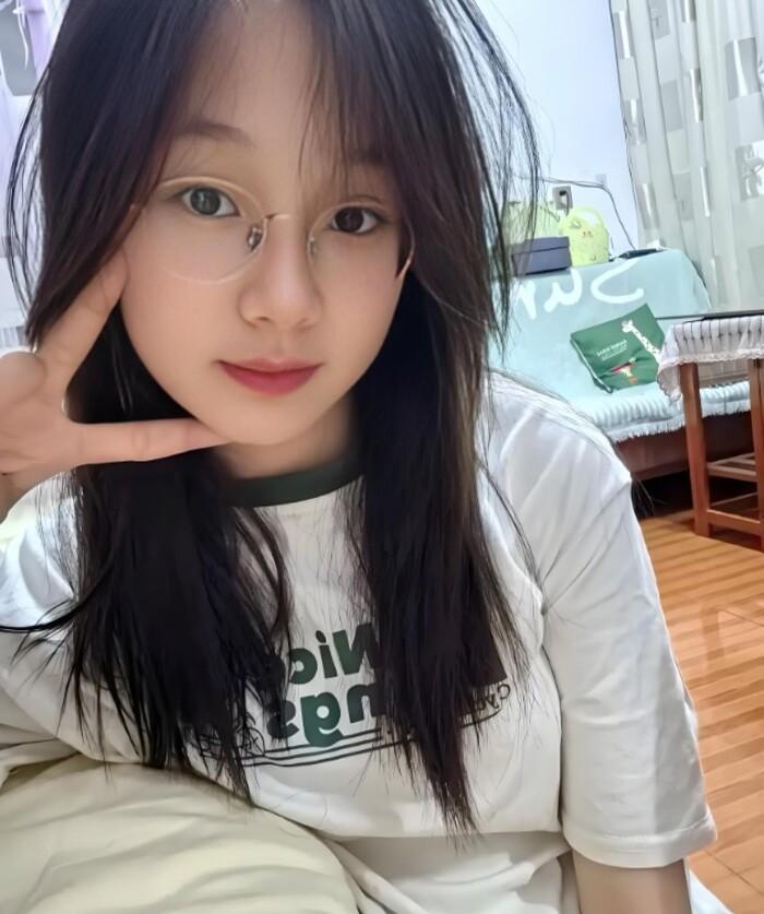 Kim Hùng Đẹp Trai